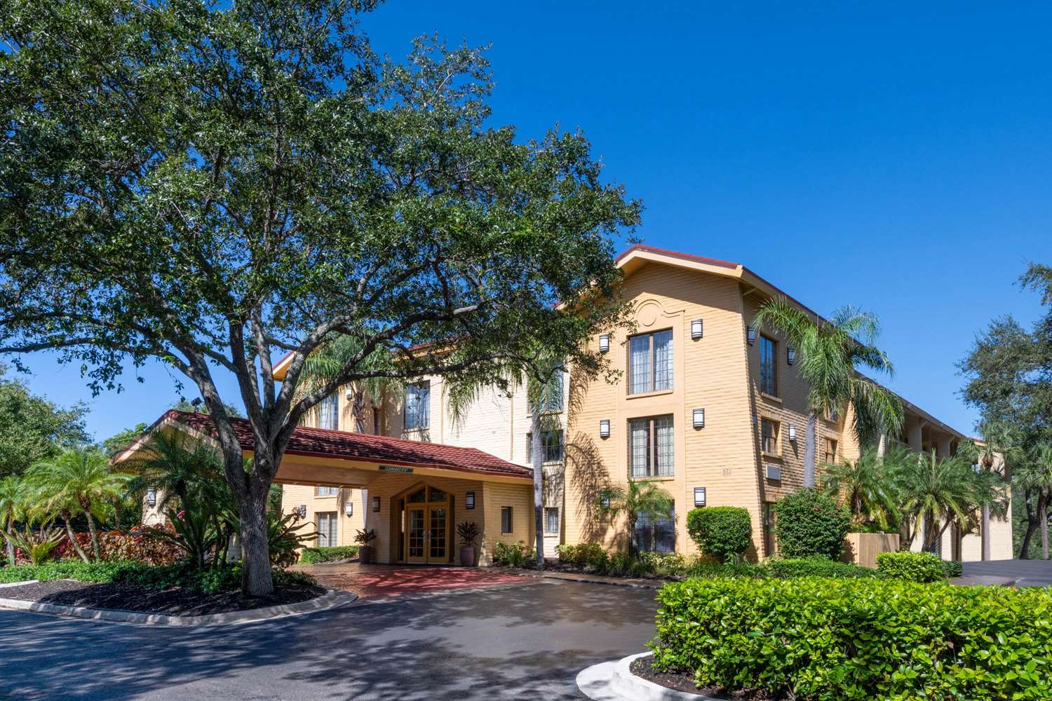 La Quinta Inn by Wyndham Deerfield Beach I-95 at Hillsboro E 4/34