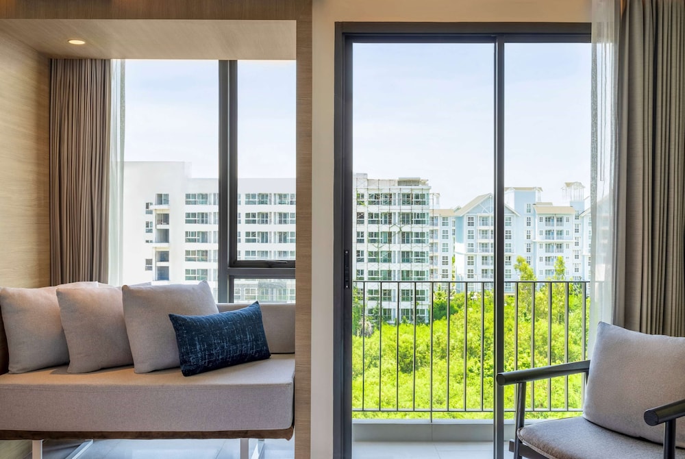 Howard Johnson by Wyndham Pattaya JC 60/81