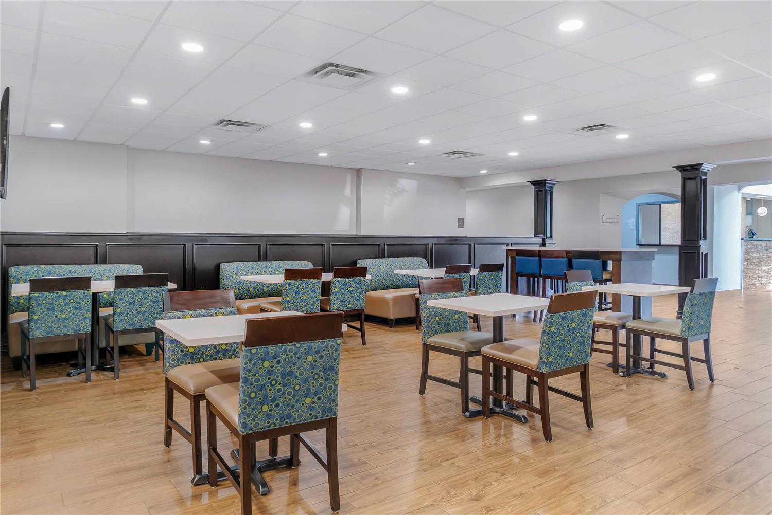 restaurant cafeteria