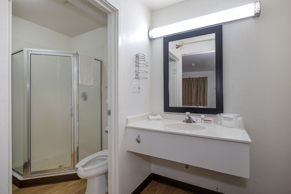 Red Roof Inn Suites Spartanburg I 85 20/33