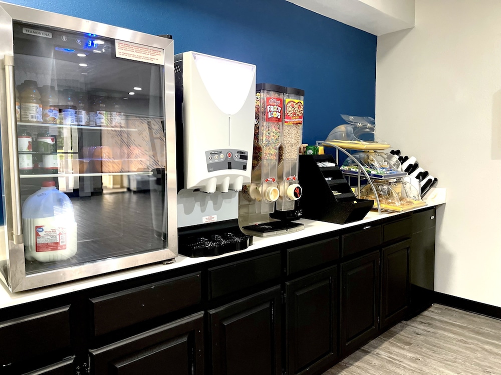 Days Inn by Wyndham North Little Rock/ Maumelle 43/56