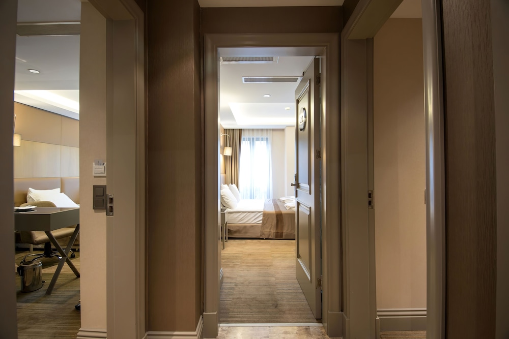 Gk Regency Suites Hotel 36/54