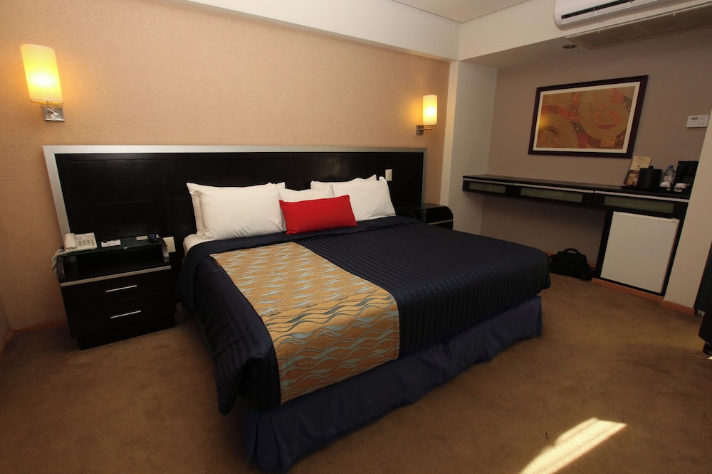 Hotel Colon Plaza Business Class 4/21