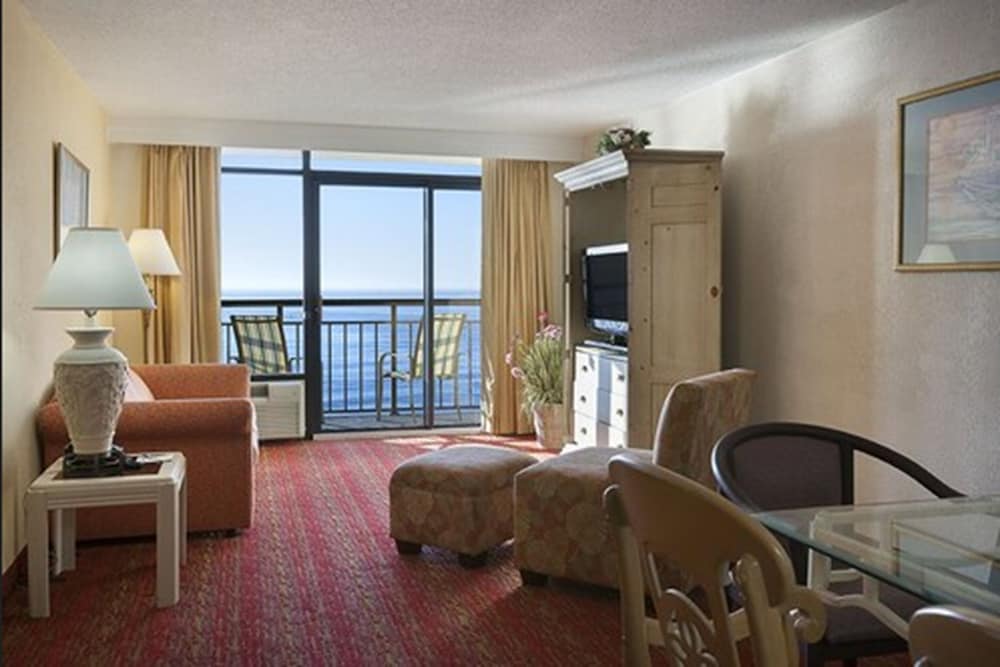 Best Western Ocean Sands Beach Resort 21/35