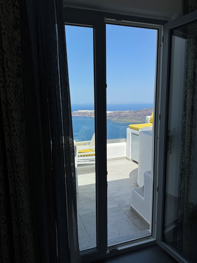 Unique Suites 43/50