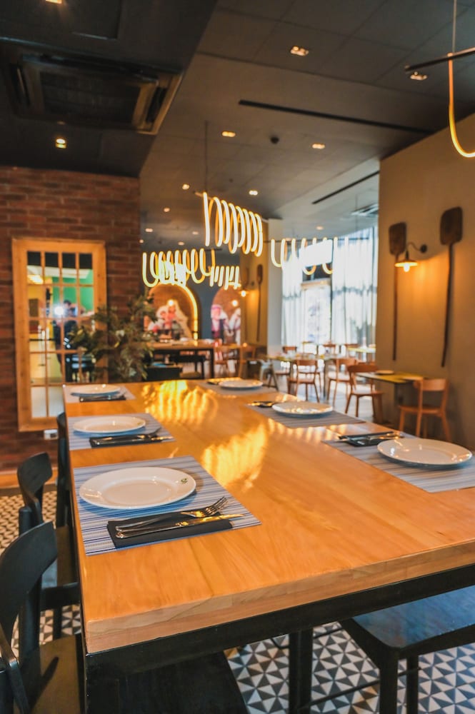 restaurant cafeteria