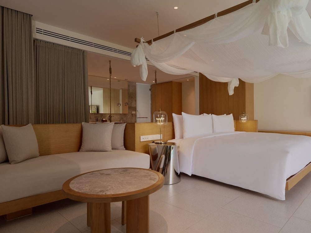 Pool, Luxury, Villa, King Bed, Canal View
