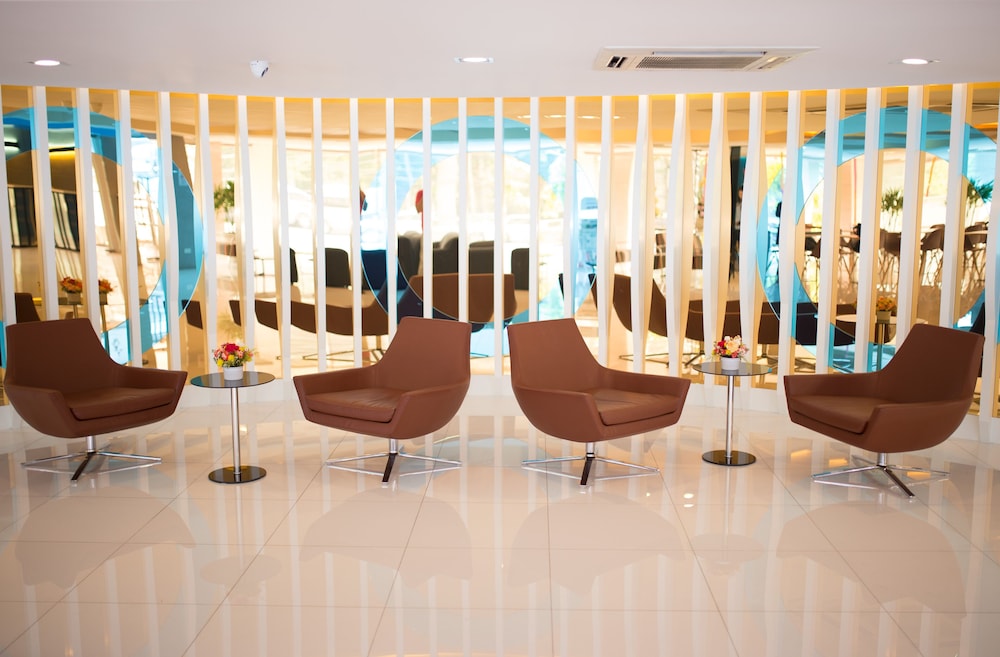 Grand Tower Inn Sathorn 46/49