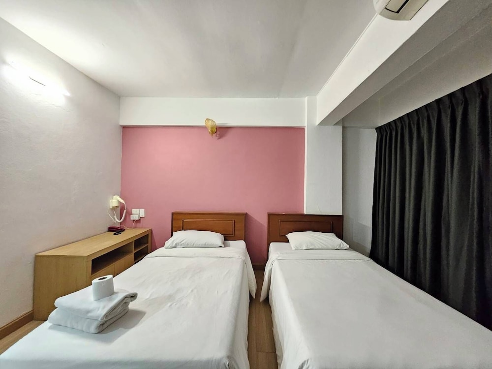 OYO 299 Crown BTS Nana Hotel 14/43