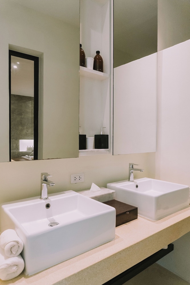 The Anda Mani Khaolak Beachfront Villas 47/50