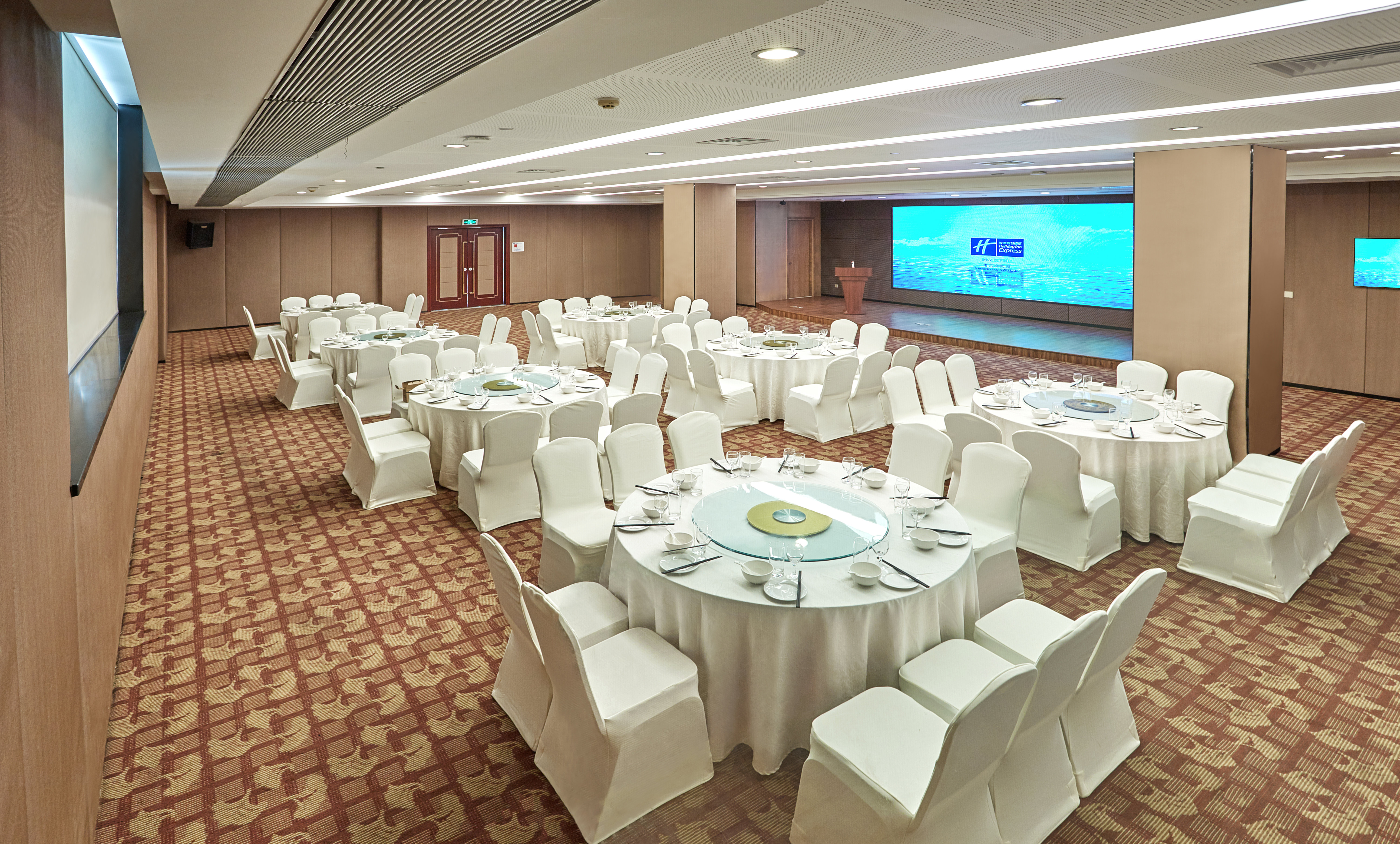 Holiday Inn Express Nanjing Xuanwu Lake 23/31