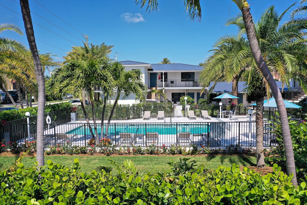 Tropic Isle Beach Resort 43/50