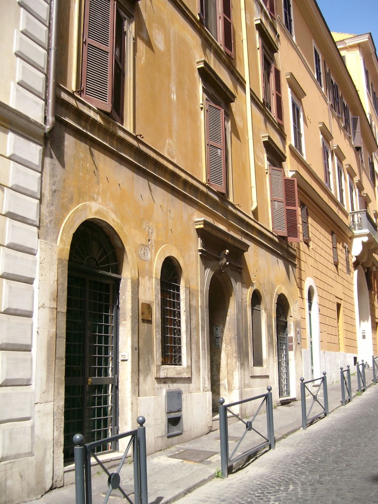 President Gardens 24/28