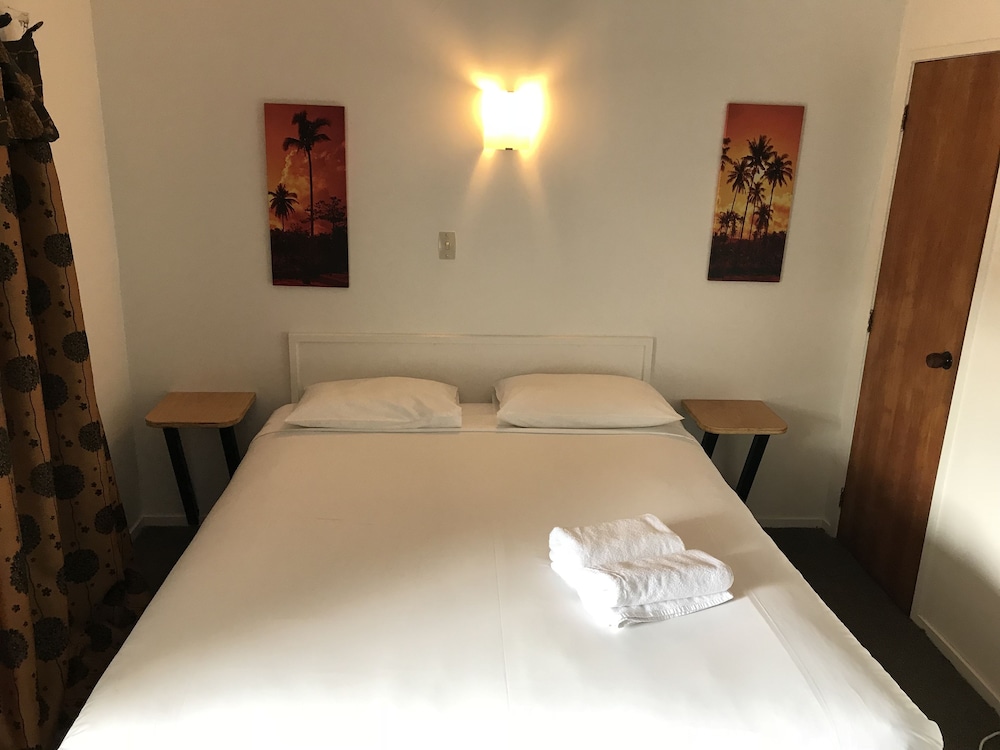 Siesta Motel 20/57