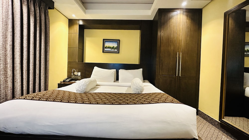 Hotel The Capital 11/50