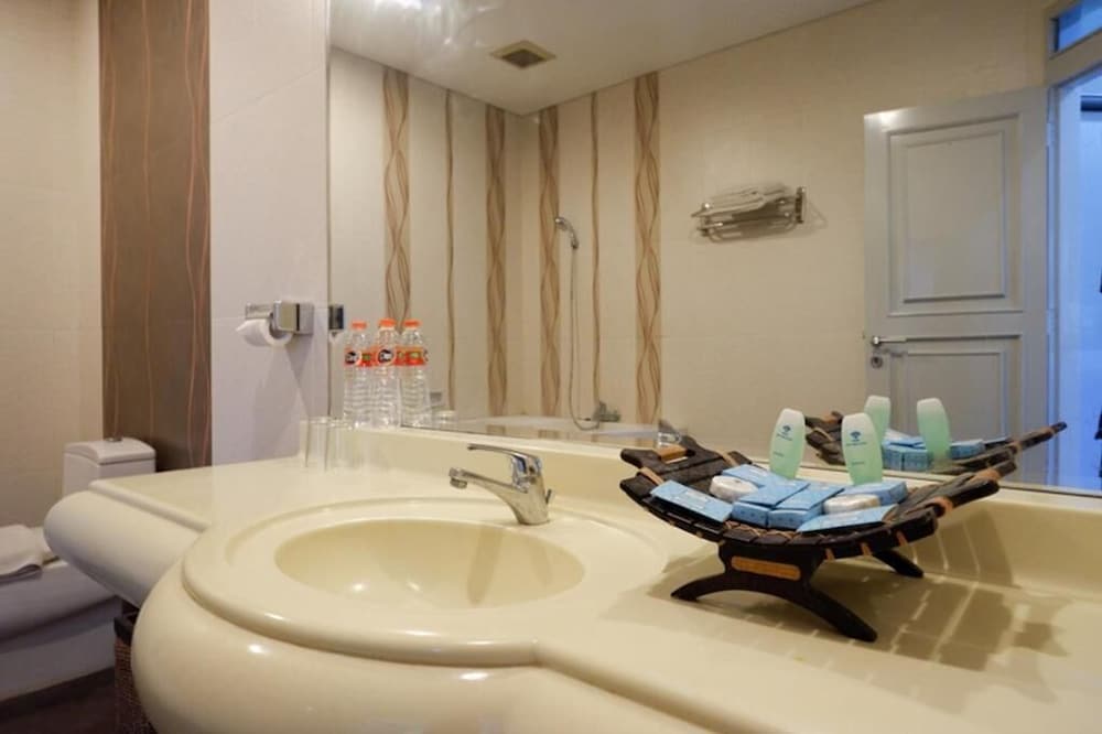 Hotel New Puri Garden Bandara Semarang 42/44