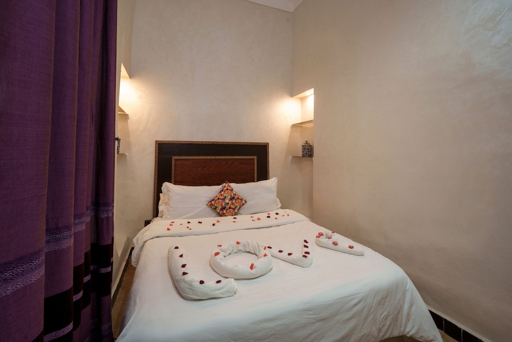 SUPERIOR, DOUBLE BED