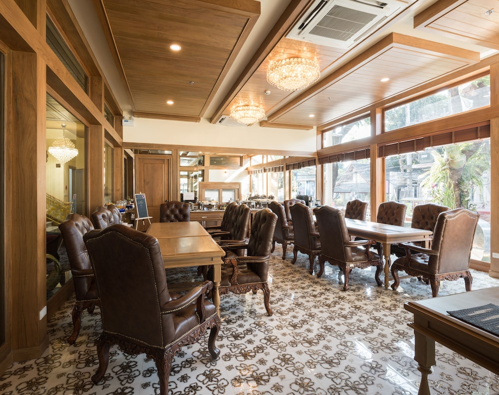 Peak Nimman Prestige Hotel 47/68