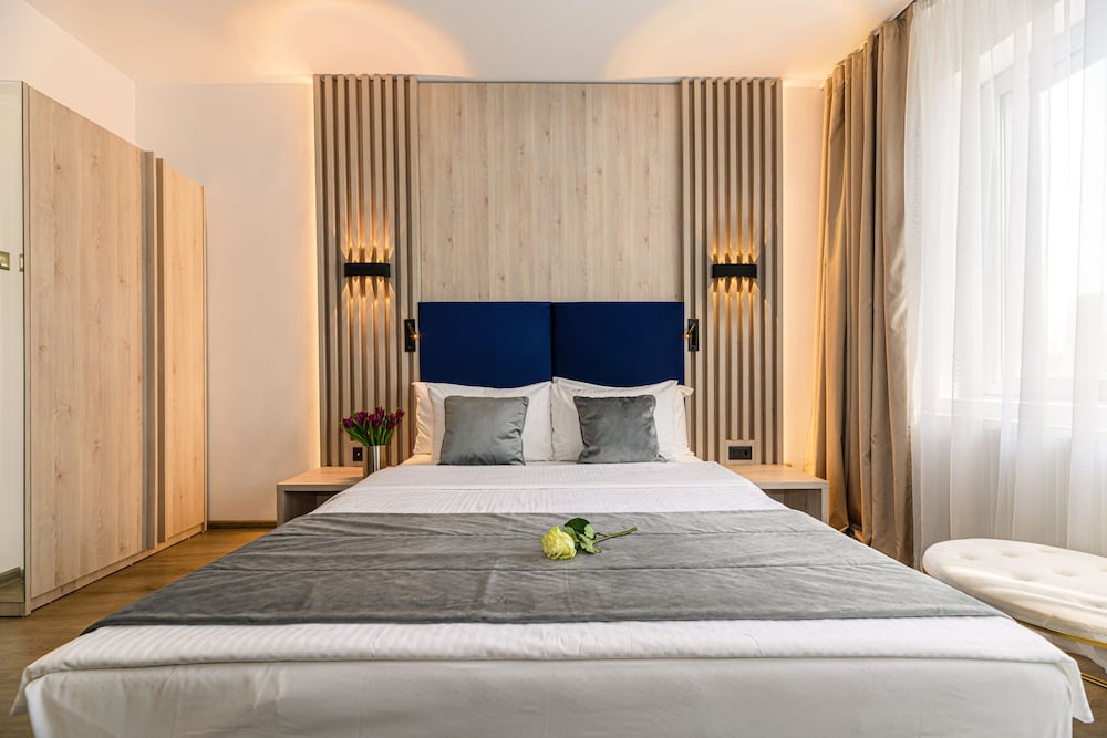 Unique Hotel 24/67