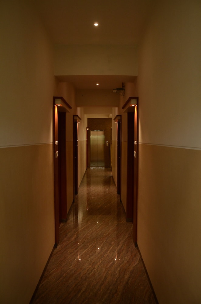 Hotel Srikrishna Paradise 26/46