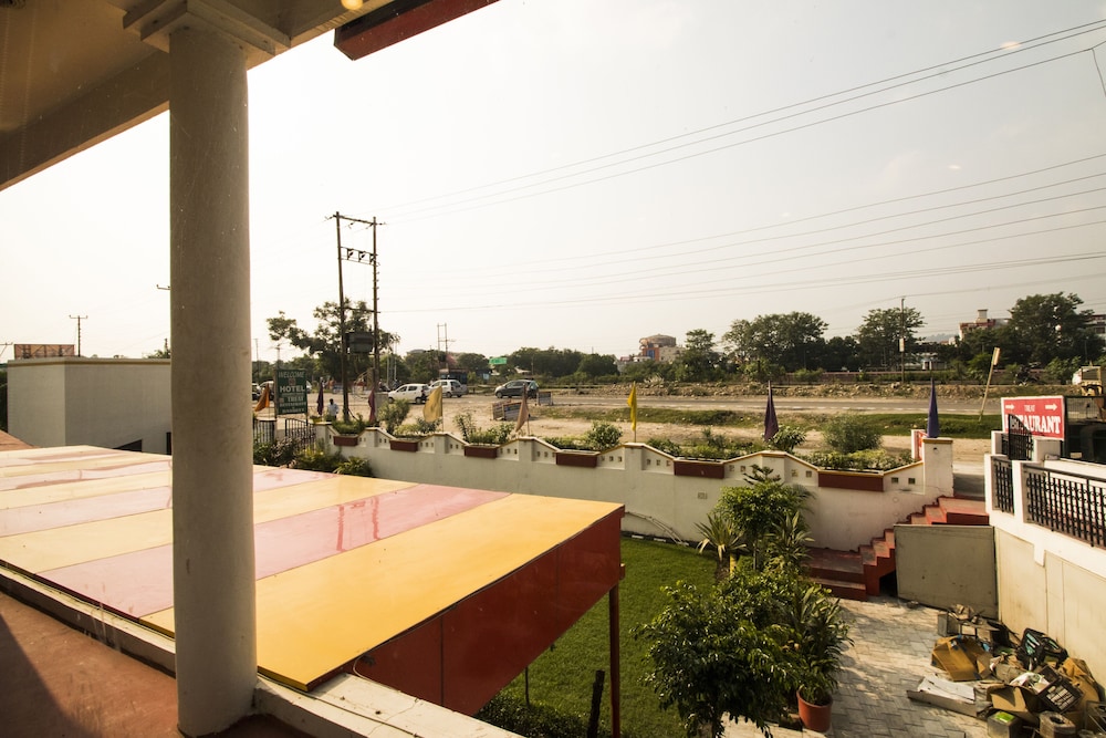 HOTEL JHANVI DALE 16/29