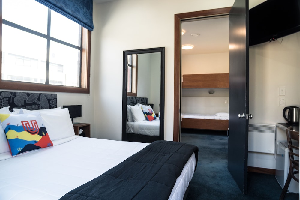 Family Suite, 1 Queen and 3 Single Beds