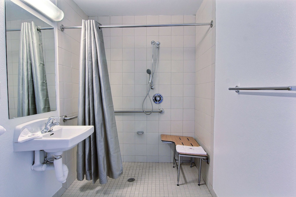 Motel6 Austin, TX - North 48/48