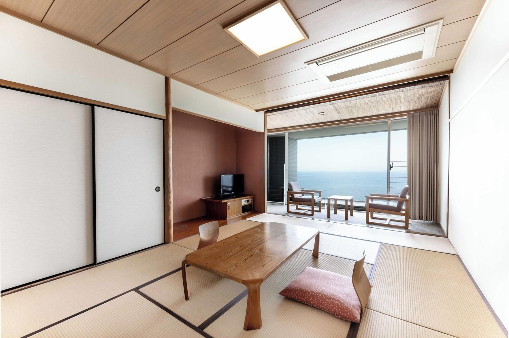Japanese, 5 Futon Beds, South Wing