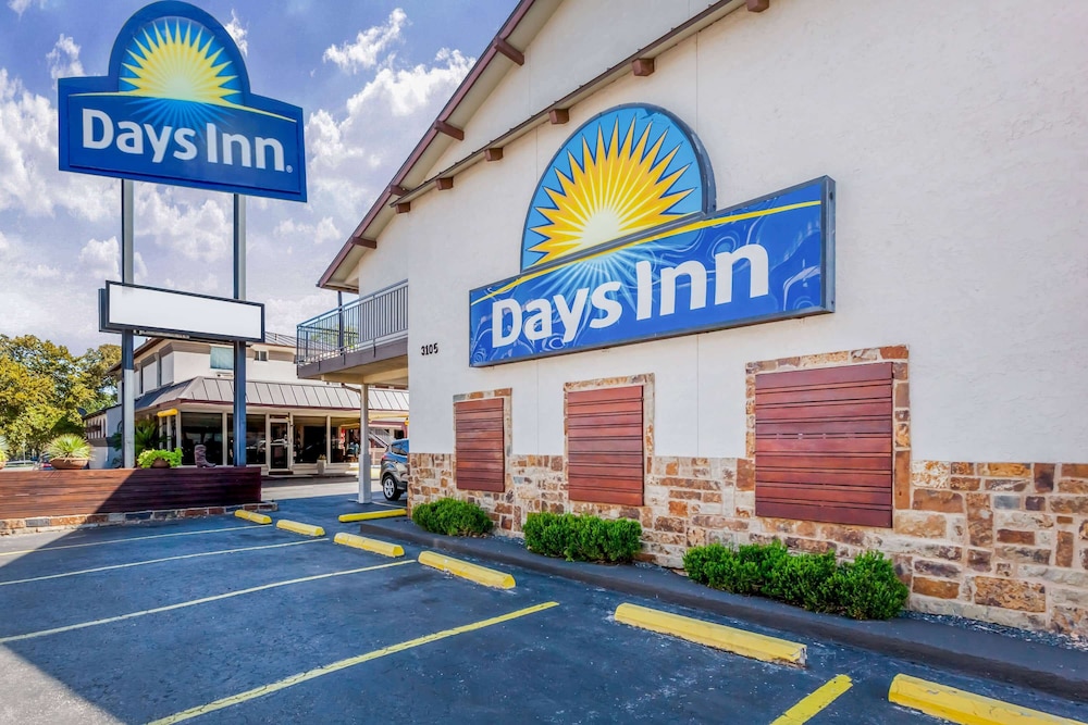 Days Inn By Wyndham Austin/University/Downtown 22/32