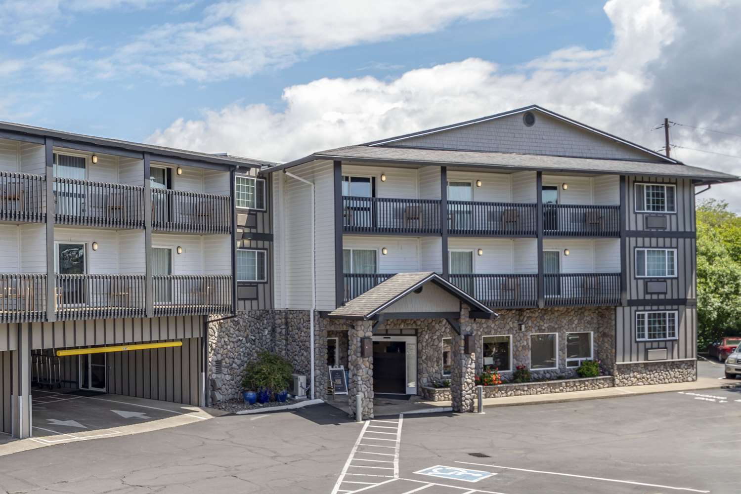 Comfort Inn & Suites Lincoln City 34/35