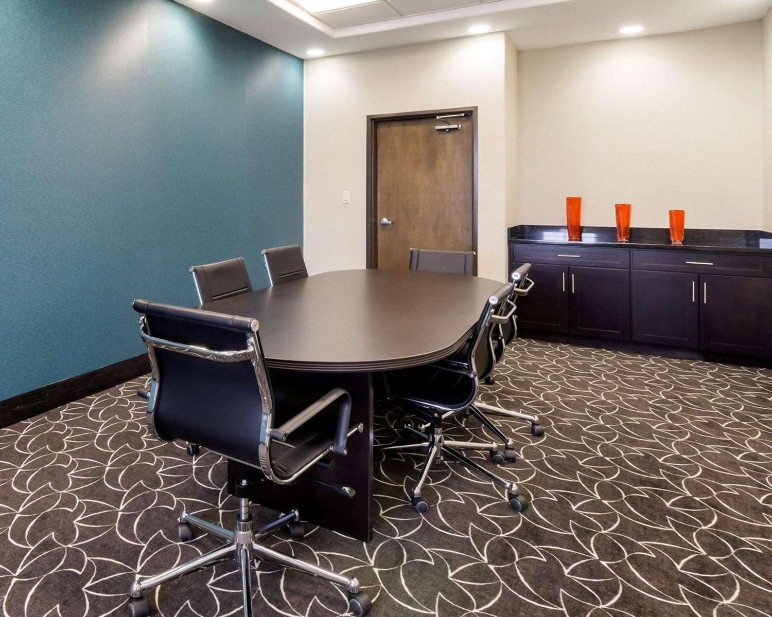 Quality Inn and Suites Victoria East 33/38