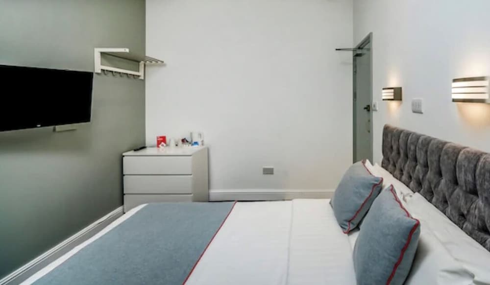 Apollo Hotel Kings Cross 32/41