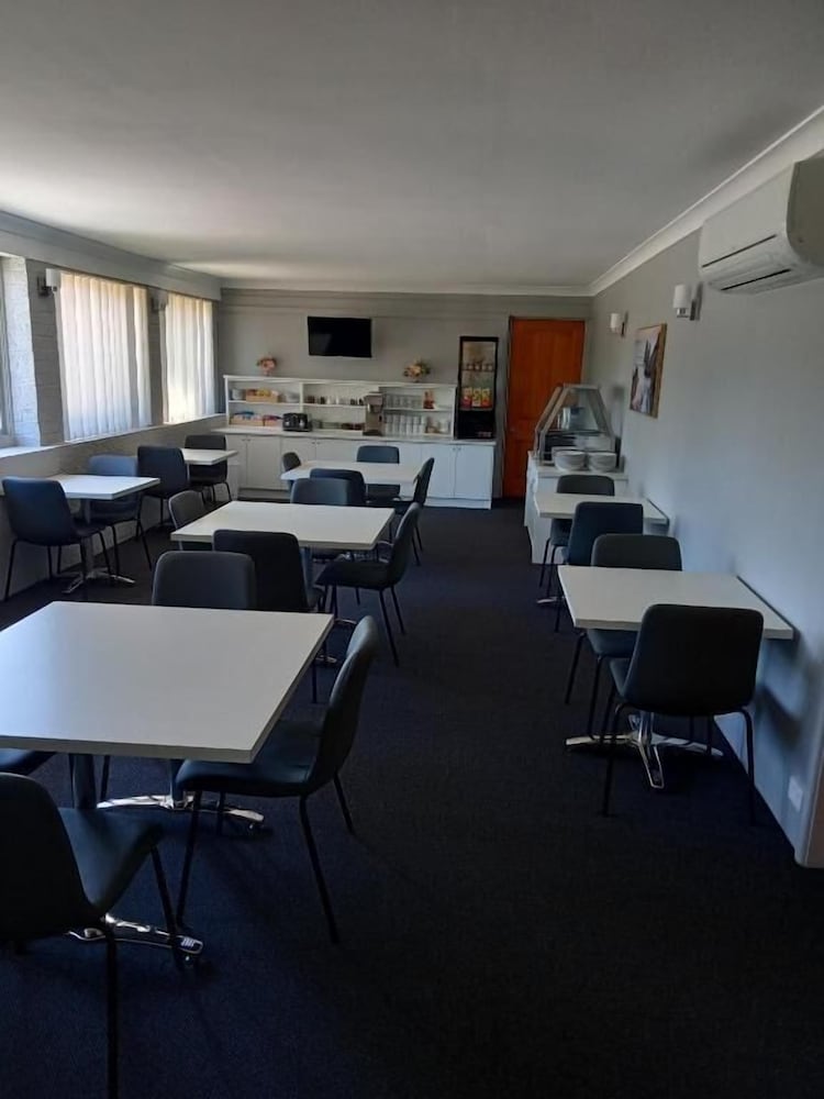 Solomon Inn Wollongong 46/58