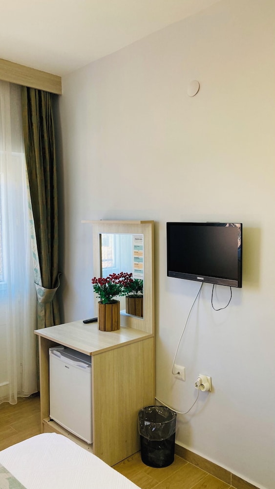 Bybassios Hotel 7/37