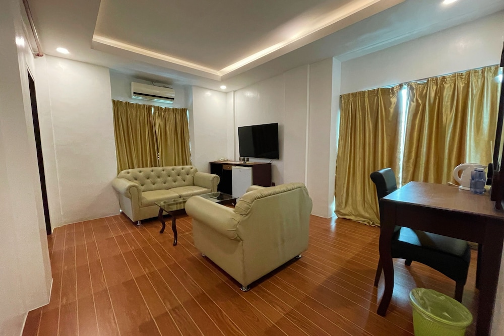 Diamond Spring Hotel 35/51