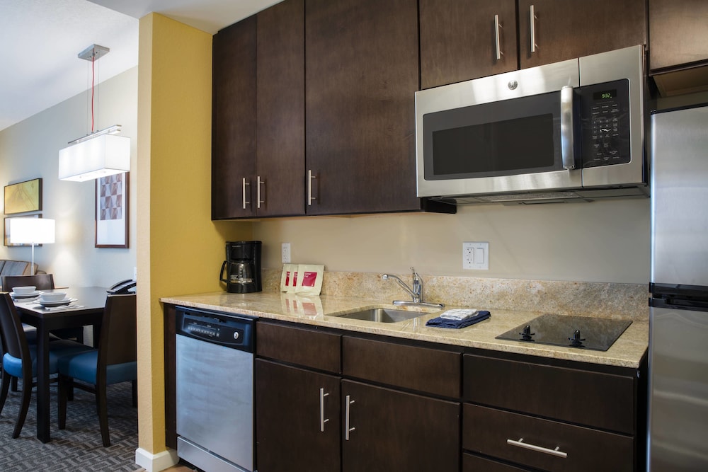 TownePlace Suites Orlando at Flamingo Crossings Town Center/Western Entrance 57/69