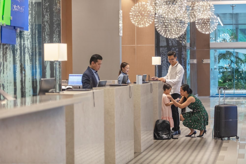 HOLIDAY INN EXPRESS KOTA KINABALU CITY CENTRE 15/55