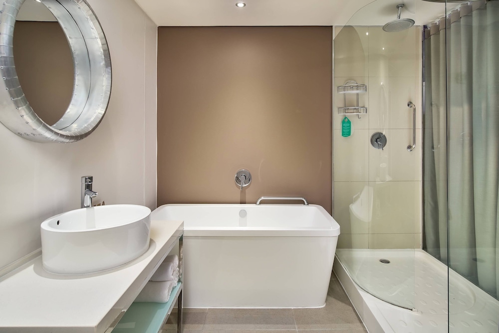 Protea Hotel By Marriott O R Tambo Airport 16/41