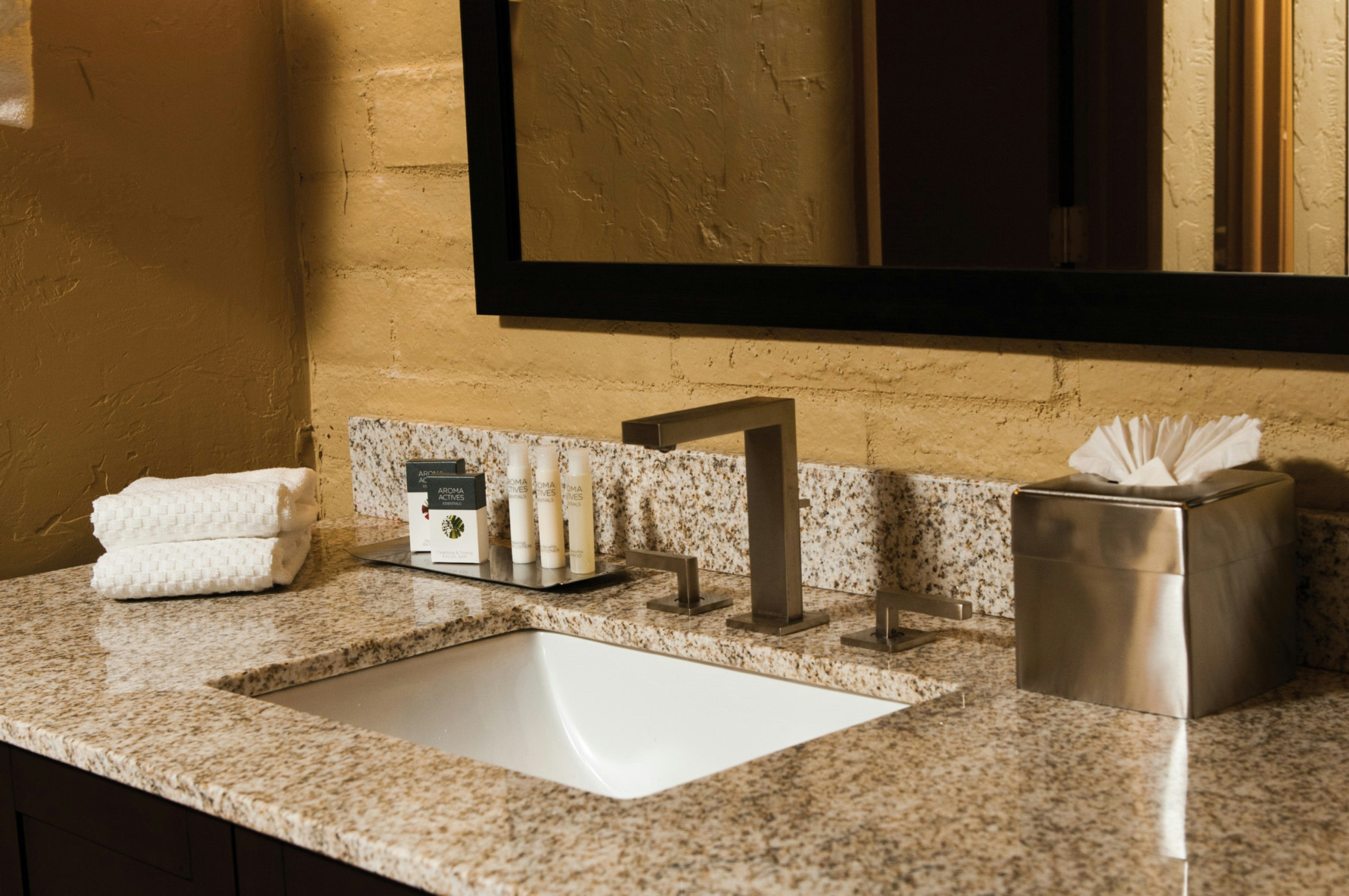 Doubletree Suites By Hilton Tucson-Williams Center 60/61