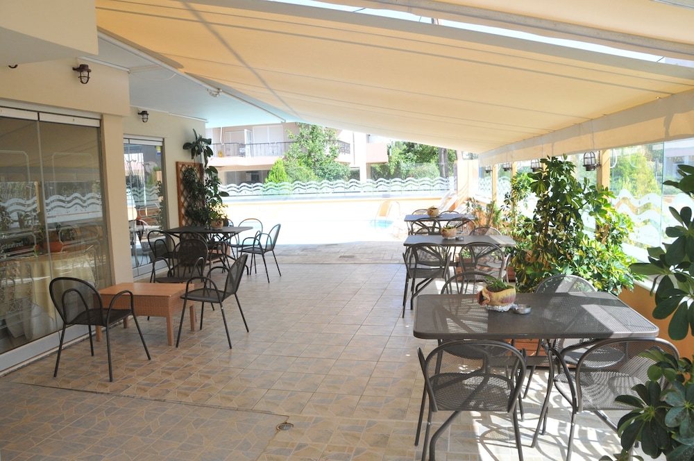 Philoxenia Hotel 56/75