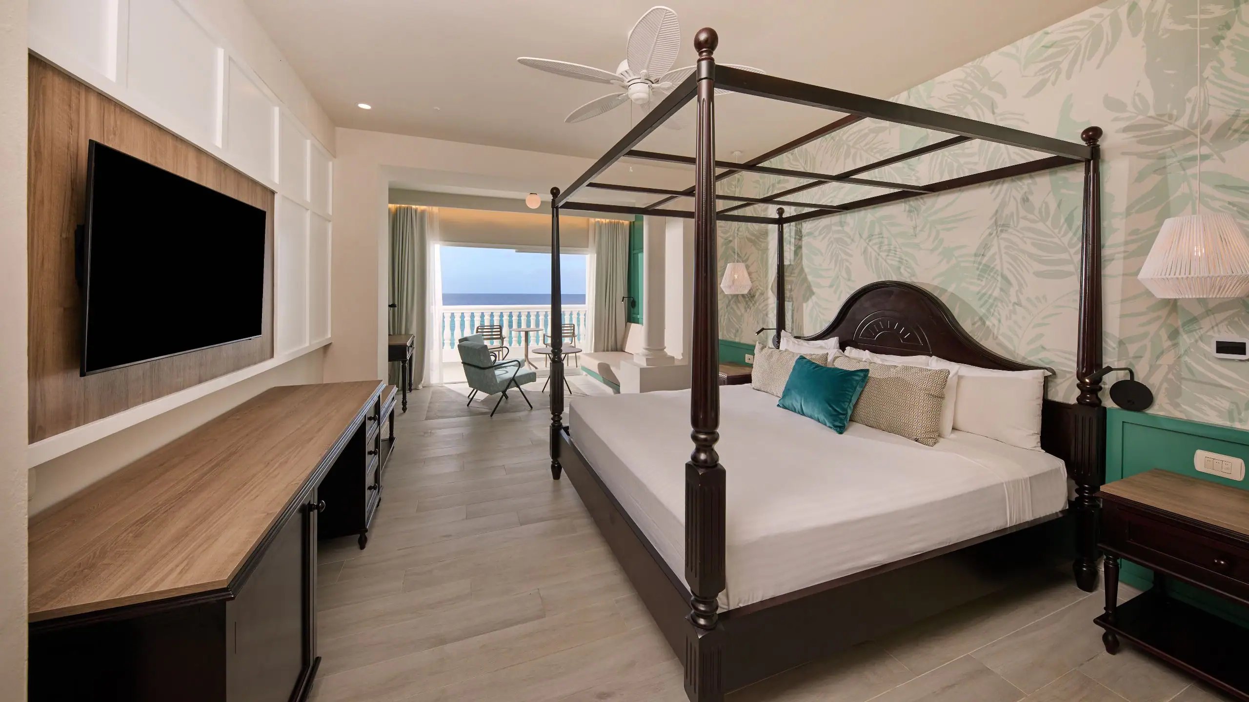 Deluxe, Single, King Bed, Ocean Front