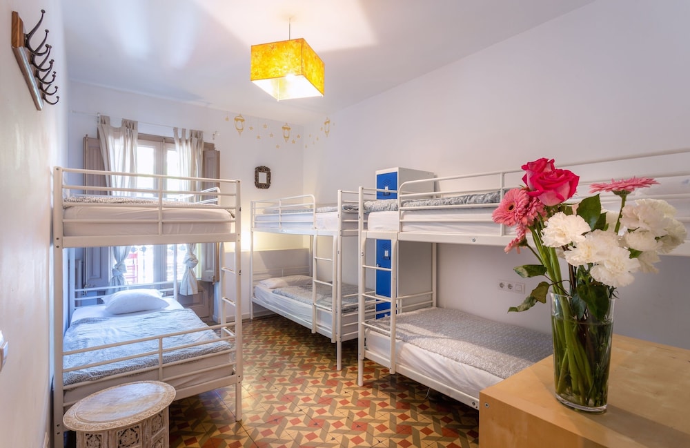 Primavera Hostel 4/70