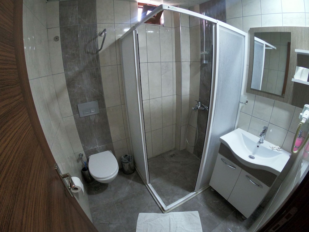 ROOM, DOUBLE BED