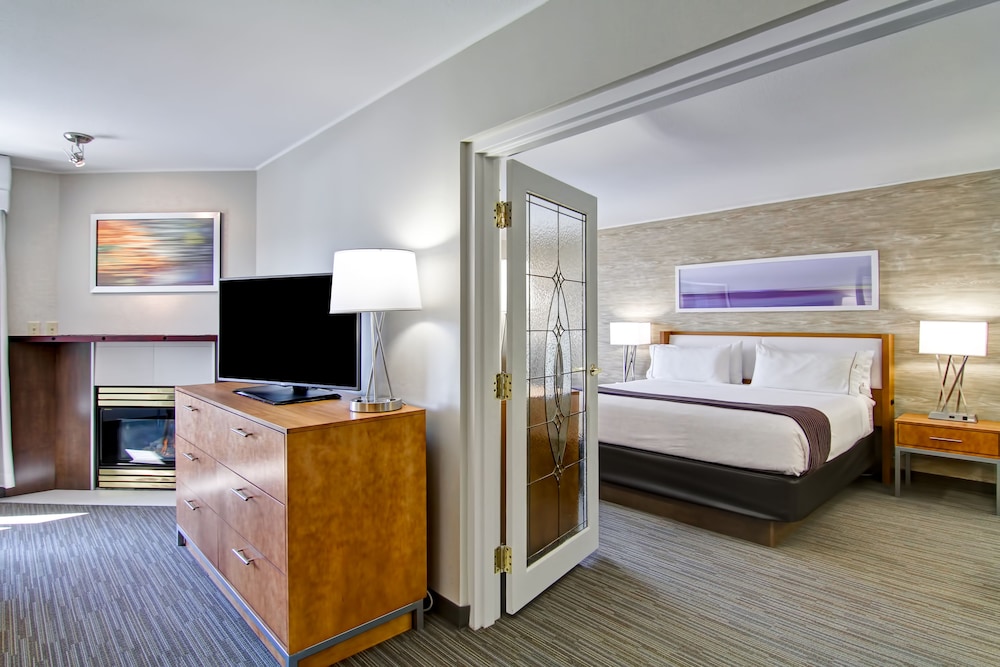 Holiday Inn Express Kamloops 33/74