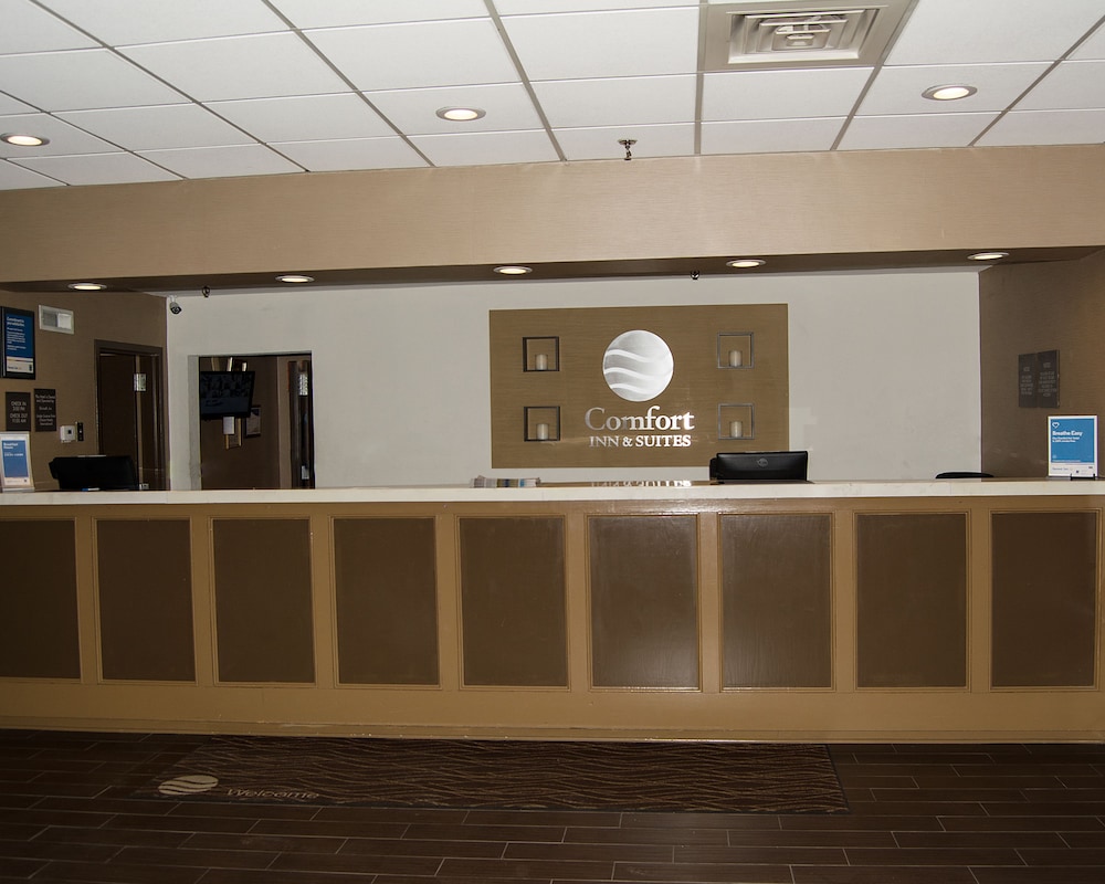 Comfort Inn & Suites Raphine VA 7/34
