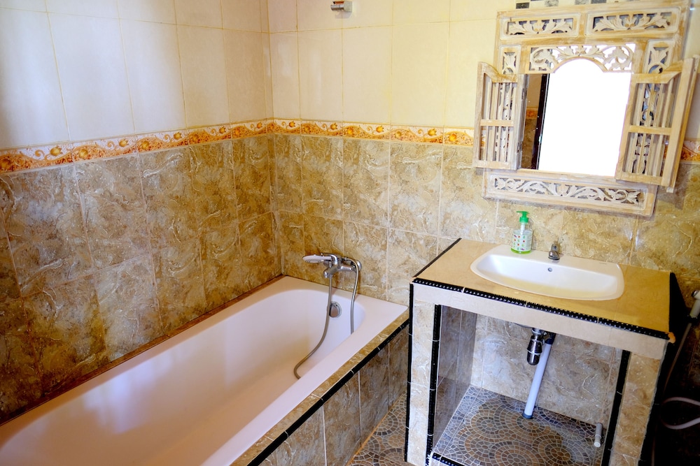 Dukuh Village Homestay & Villas 39/72