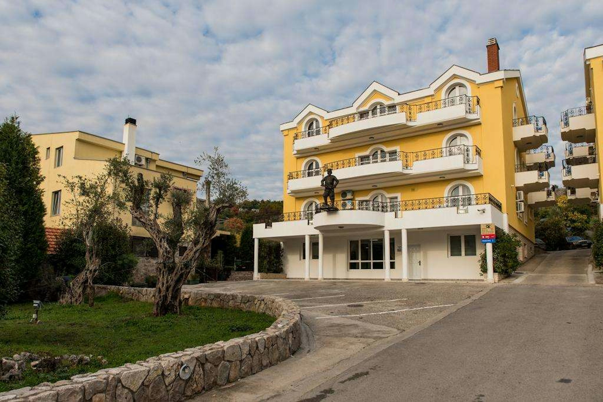 Hotel Crnogorska Kuca in PODGORICA