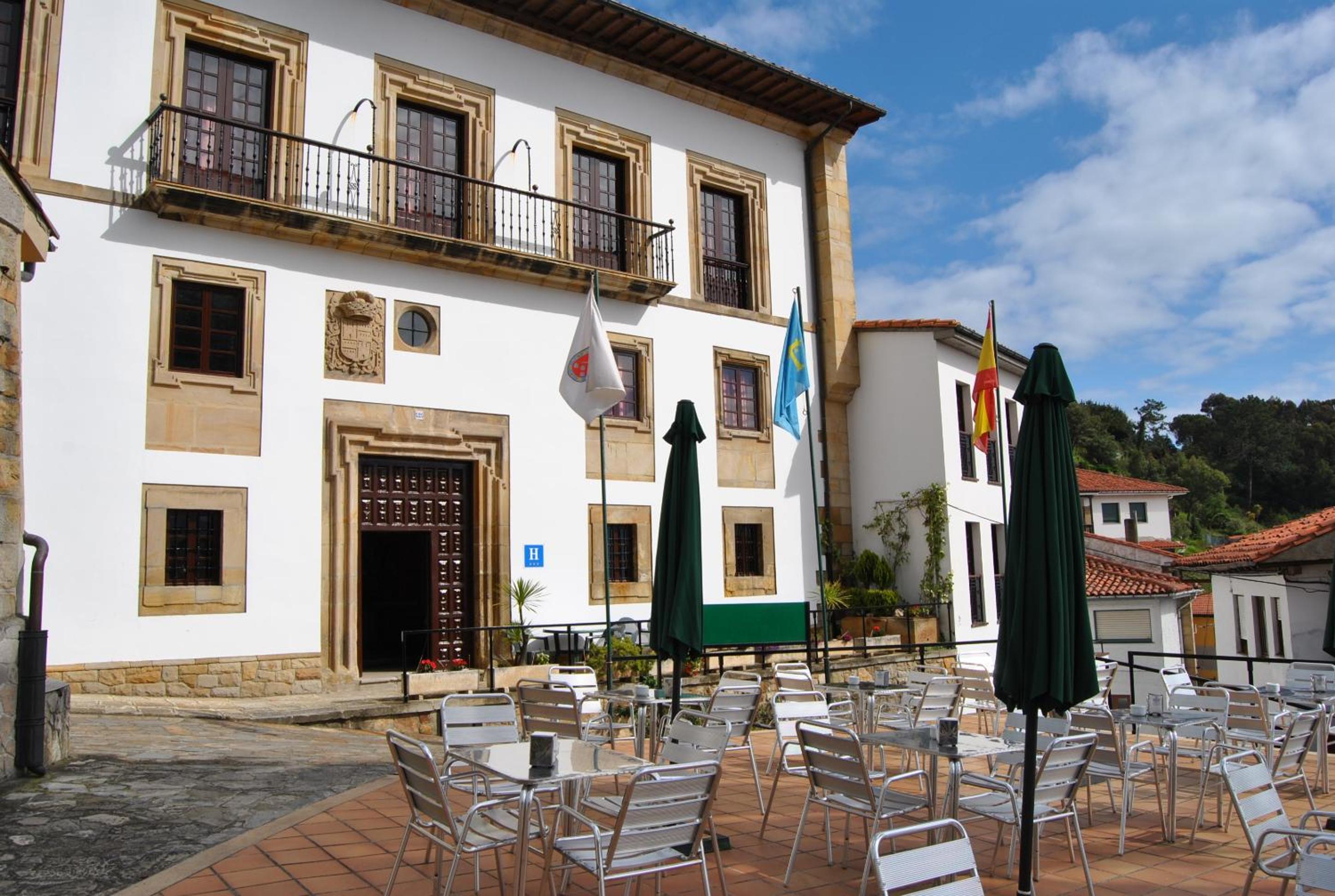 Palacio De Los Vallados 44/54