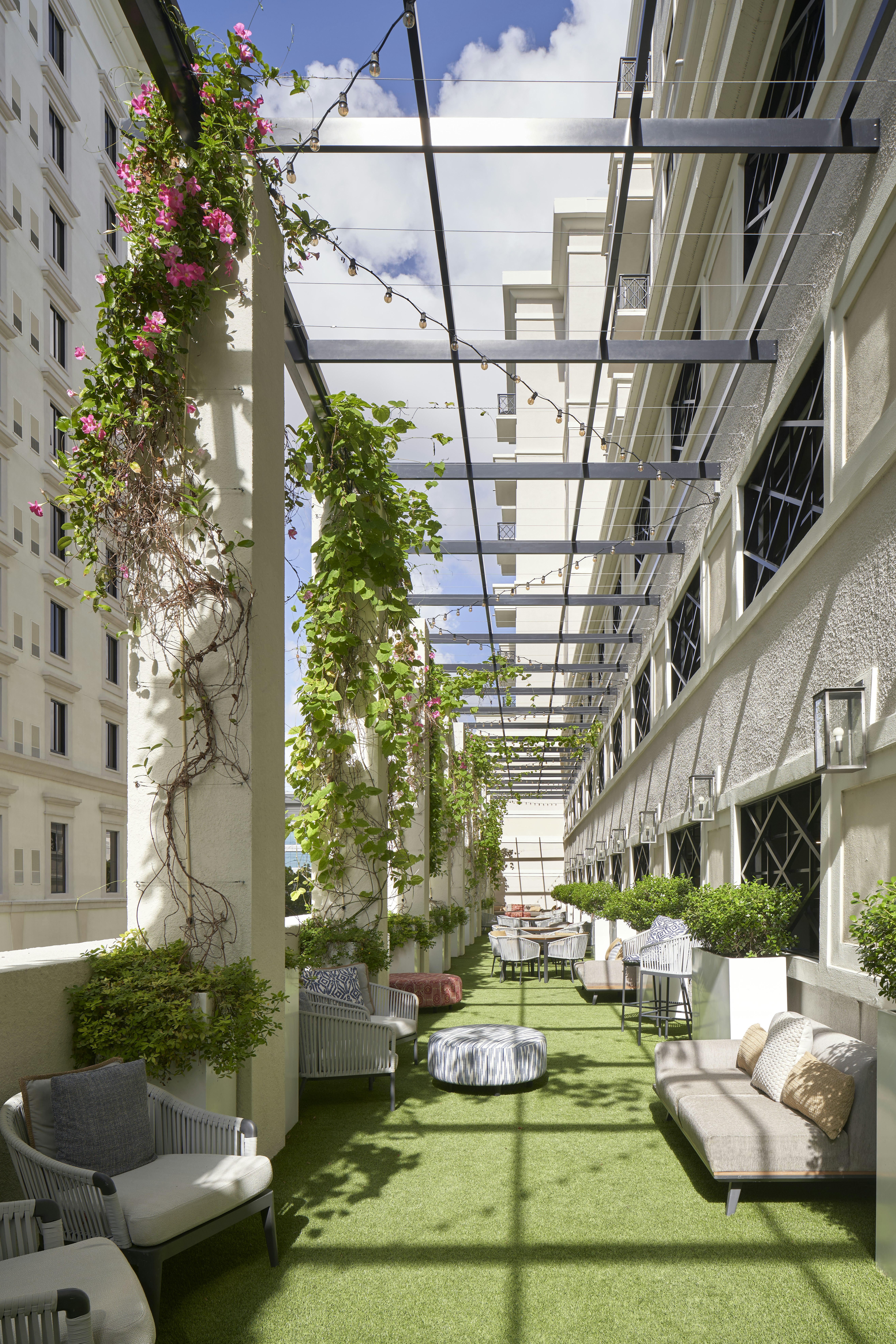 THesis Hotel Miami Coral Gables, Curio Collection by Hilton 73/80