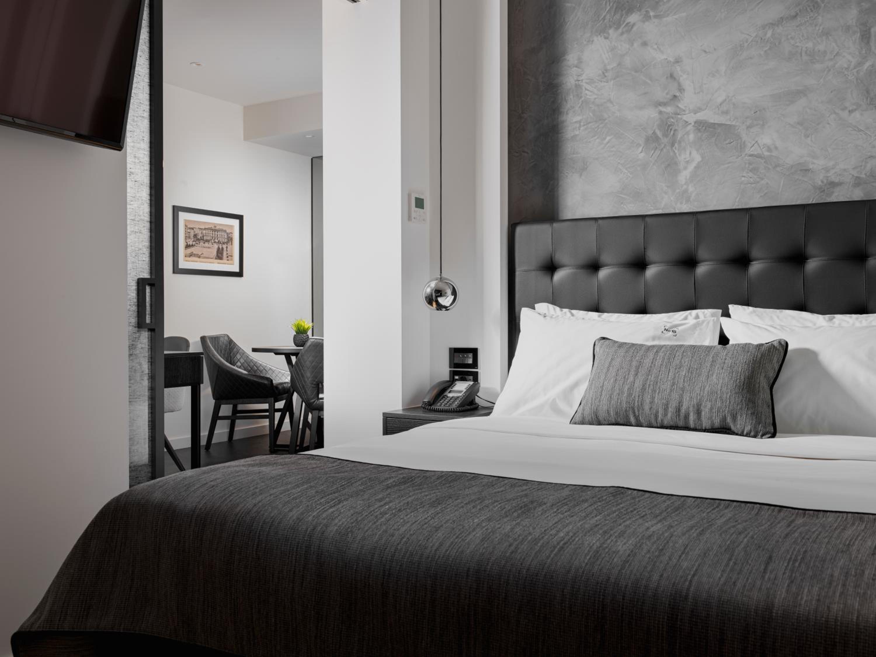 Executive, Suite